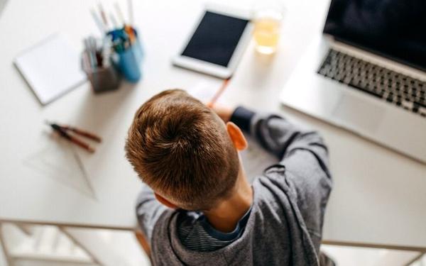 Student learning at home